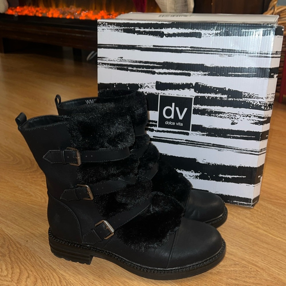 DV faux fur boots